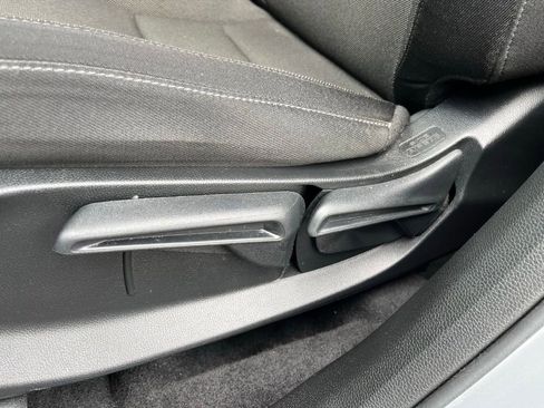 Used 2023 Honda CR-V LX image 19