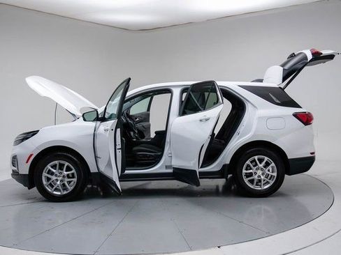 Used 2024 Chevrolet Equinox LT image 19