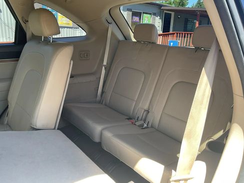 Used 2012 Hyundai Veracruz Limited FWD image 11