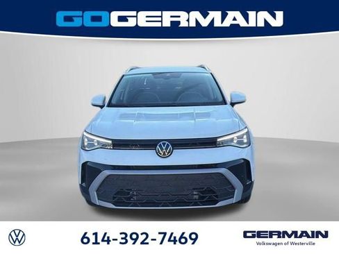 New 2026 Volkswagen Taos SE FWD image 3