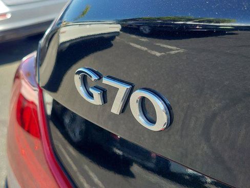 Used 2019 Genesis G70 2.0T Advanced RWD image 7