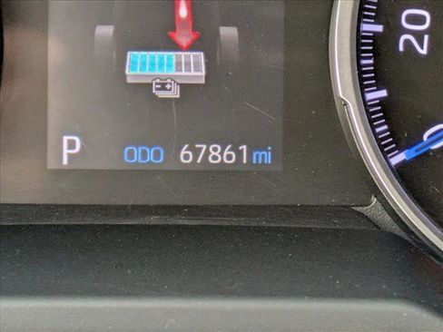 Used 2019 Toyota RAV4 LE image 12