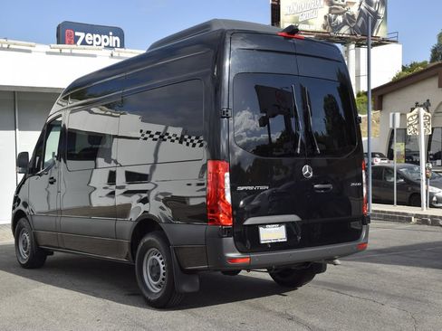 Used 2024 Mercedes-Benz Sprinter 2500 image 3