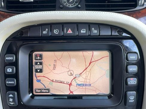 Used 2007 Jaguar XJ8 L RWD image 9