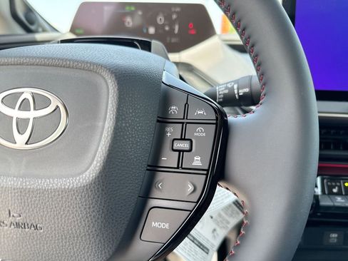 New 2025 Toyota Prius Plug-In Hybrid FWD image 18