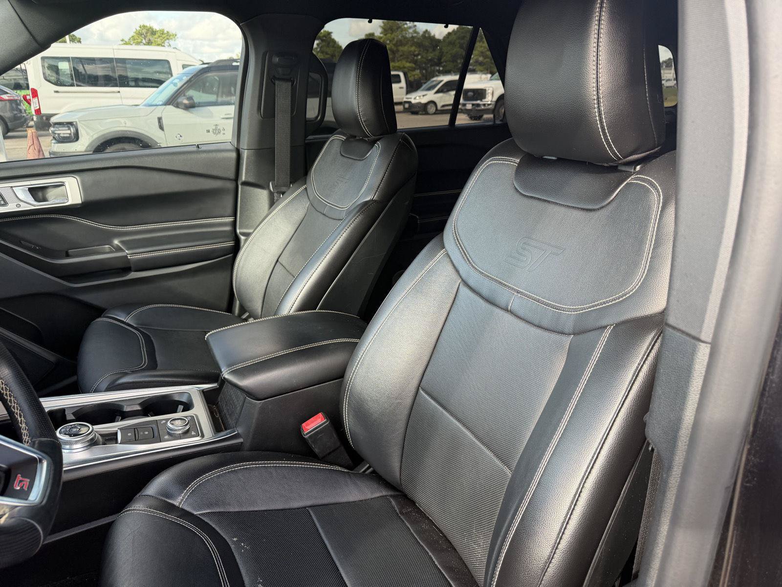 Used 2020 Ford Explorer ST AWD/4WD image 2