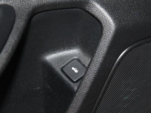 Used 2019 Honda Civic EX-L image 9