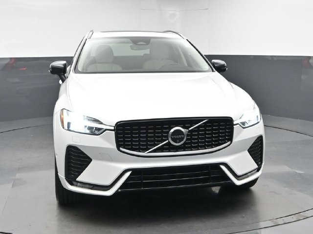 Used 2024 Volvo XC60 B5 Plus w/ Protection Package Premier AWD/4WD image 2