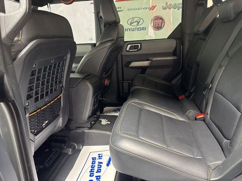 Used 2022 Ford Bronco Badlands w/ Sasquatch Package image 28