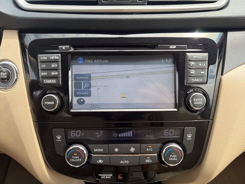 Used 2014 Nissan Rogue SV w/ SV Premium Package AWD/4WD image 19