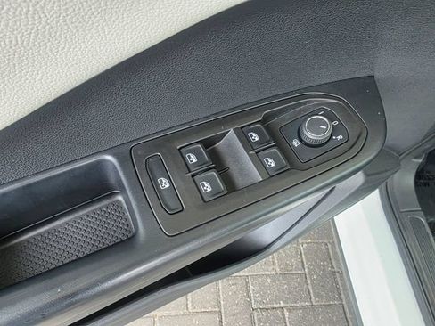 Used 2025 Volkswagen Taos S AWD/4WD image 20
