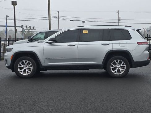 Used 2022 Jeep Grand Cherokee L Limited w/ Luxury Tech Group II image 6