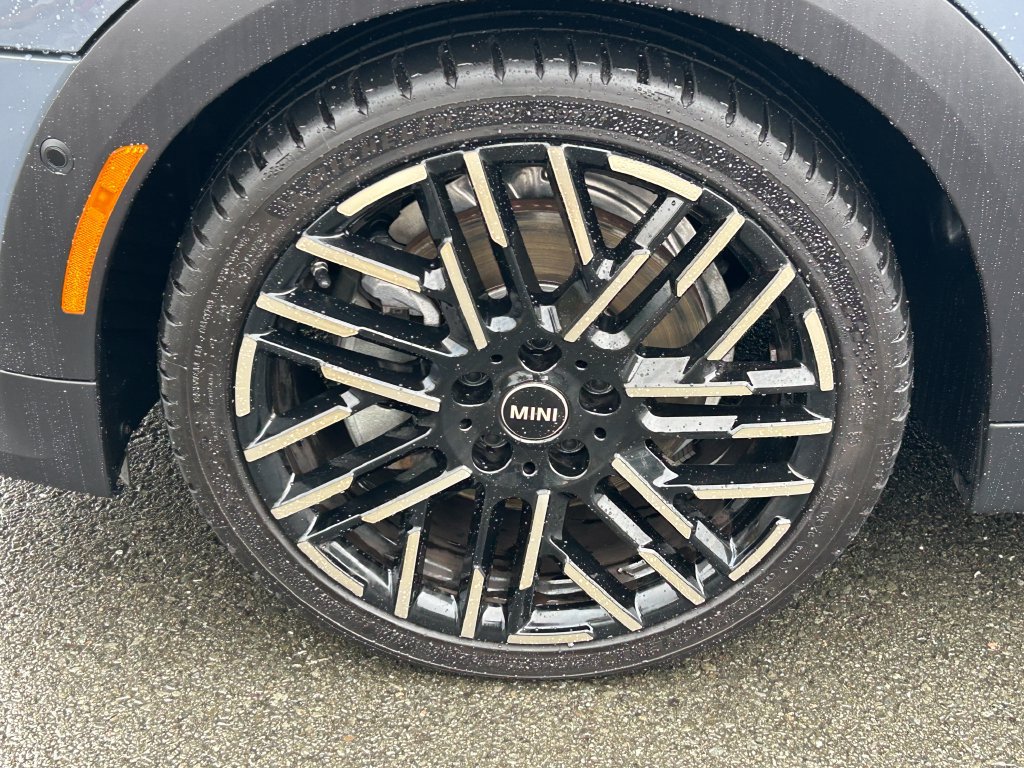 Used 2025 MINI Cooper S FWD image 9