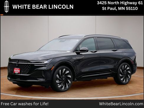 Used 2025 Lincoln Nautilus Reserve AWD/4WD image 1