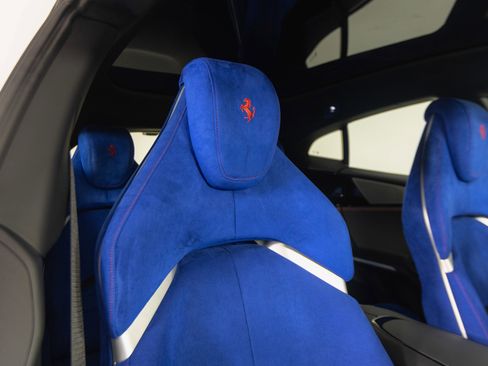 Used 2025 Ferrari Purosangue AWD/4WD image 29