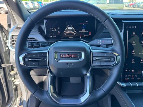 Used 2025 GMC Acadia Elevation FWD image 25