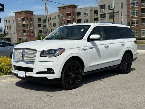 Certified 2024 Lincoln Navigator Reserve AWD/4WD image 9