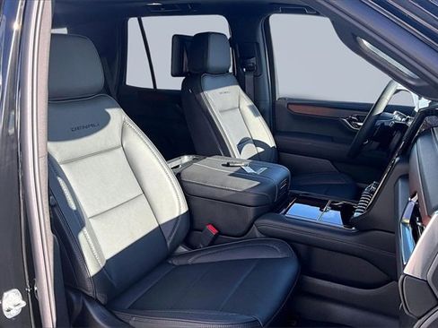 Used 2026 GMC Yukon Denali w/ Denali Reserve Package image 7