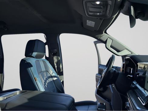 Used 2023 GMC Sierra 1500 SLT w/ SLT Premium Package image 21