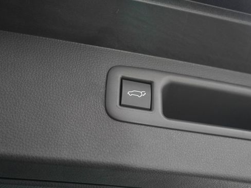 Used 2026 Toyota Highlander Limited AWD/4WD image 11