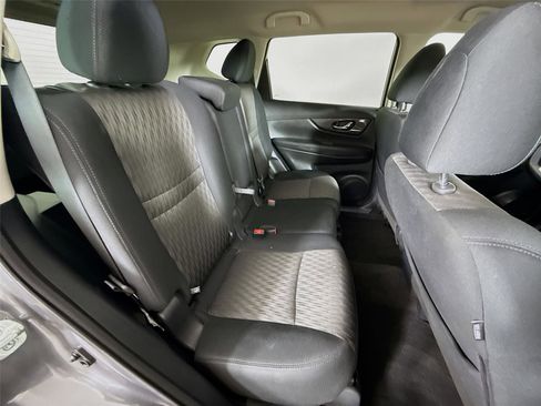 Used 2020 Nissan Rogue SV w/ Premium Package image 25