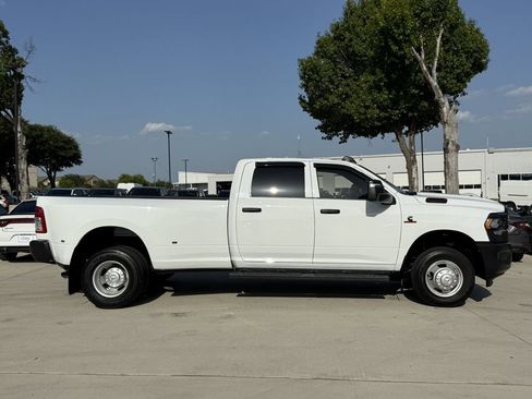 Used 2024 RAM 3500 Tradesman AWD/4WD image 3