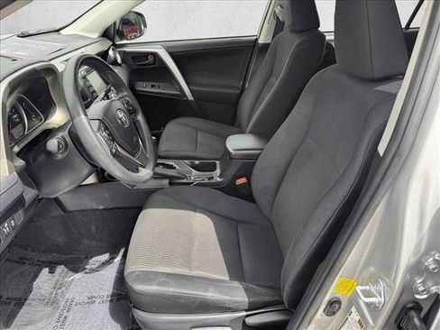 Used 2014 Toyota RAV4 LE FWD image 10