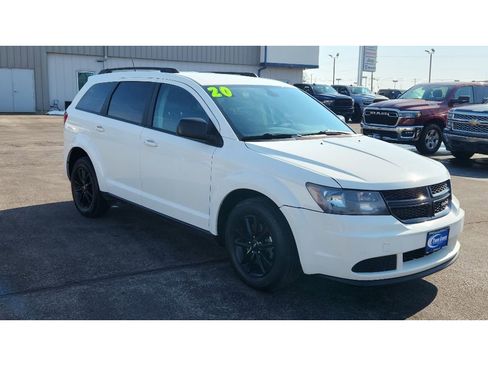 Used 2020 Dodge Journey SE w/ SE Popular Equipment Group image 4