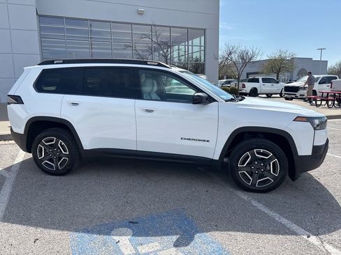 New 2026 Jeep Cherokee Laredo AWD/4WD image 34