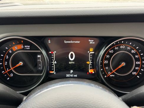 Used 2023 Jeep Gladiator Overland AWD/4WD image 11