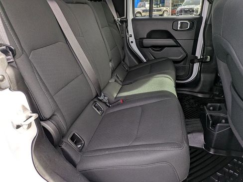 Used 2022 Jeep Gladiator Overland w/ LED Lighting Group image 31