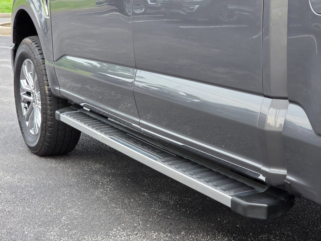 Used 2024 Ford F150 Lariat AWD/4WD image 10