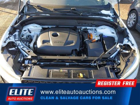 Used 2025 Volvo XC60 T8 Plus w/ Protection Package Premier image 21