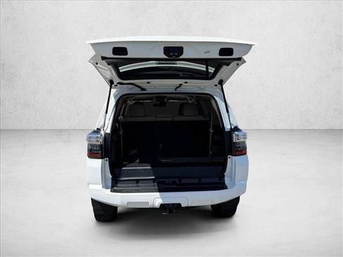 Certified 2020 Toyota 4Runner SR5 AWD/4WD image 7