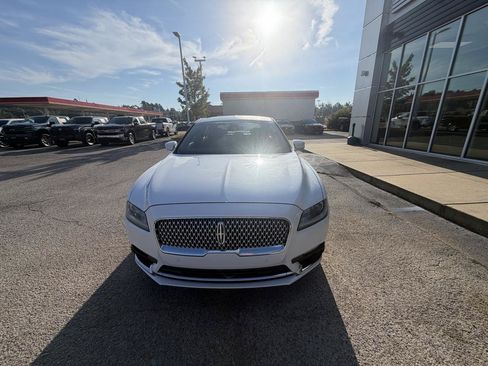 Used 2019 Lincoln Continental Premiere FWD image 6