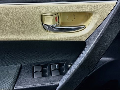 Used 2017 Toyota Corolla LE w/ LE Premium Package w/Moonroof FWD image 15