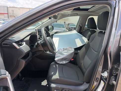 Used 2024 Toyota RAV4 XLE w/ Convenience Package FWD image 5