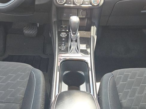 Used 2024 Nissan Kicks SV w/ Interior Electronics Package FWD image 18