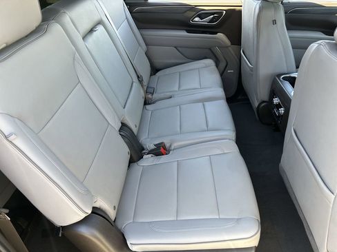 Used 2024 GMC Yukon XL SLT w/ SLT Luxury Package AWD/4WD image 27