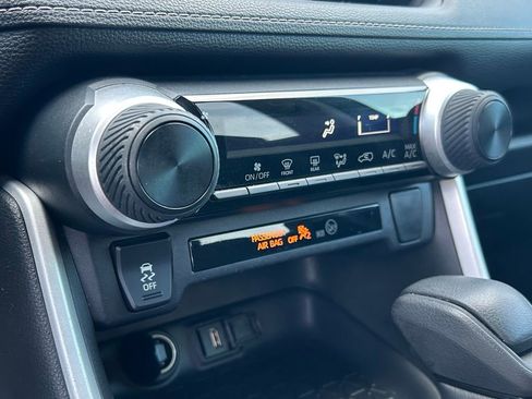 Used 2021 Toyota RAV4 LE image 22