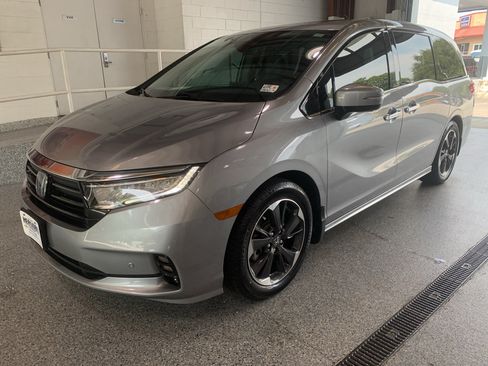 Used 2024 Honda Odyssey Elite image 4