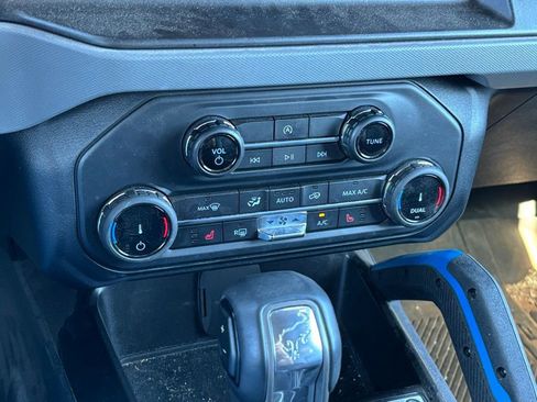 Used 2022 Ford Bronco Black Diamond w/ Sasquatch Package image 13