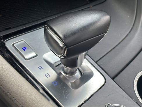 Used 2023 Genesis G70 2.0T image 20