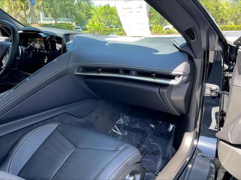 Used 2025 Chevrolet Corvette Z06 image 17