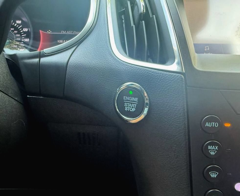 Used 2020 Ford Edge Titanium FWD image 28