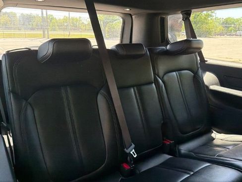 Used 2024 Jeep Wagoneer L Series II w/ Flexible Seating Group image 12