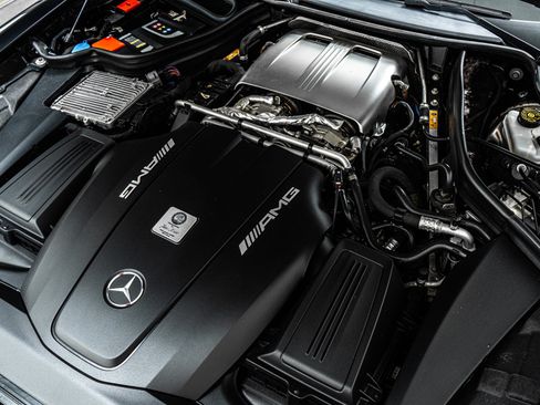 Used 2018 Mercedes-Benz AMG GT C image 43