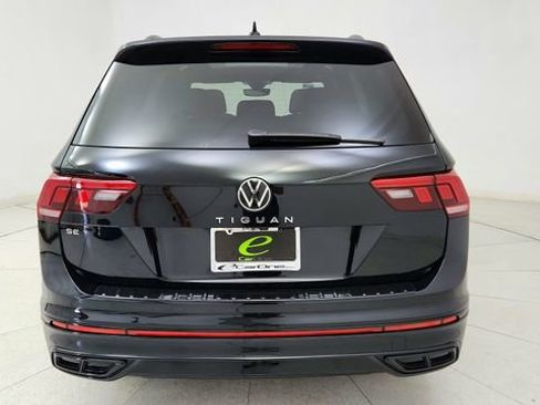 Used 2022 Volkswagen Tiguan SE R-Line image 5