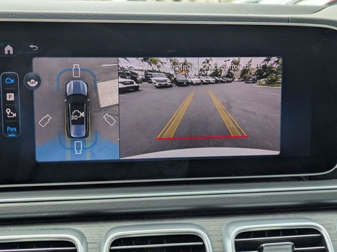 Used 2025 Mercedes-Benz GLS 450 4MATIC image 18
