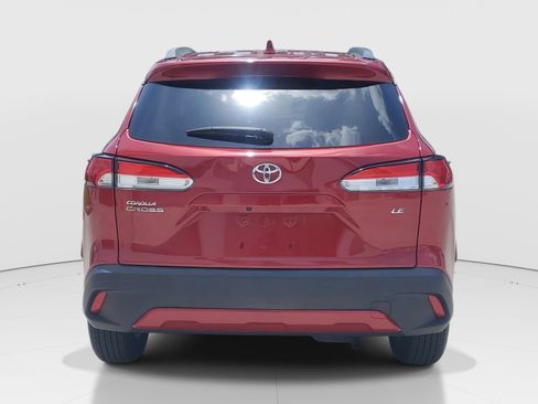 Used 2022 Toyota Corolla Cross LE FWD image 4